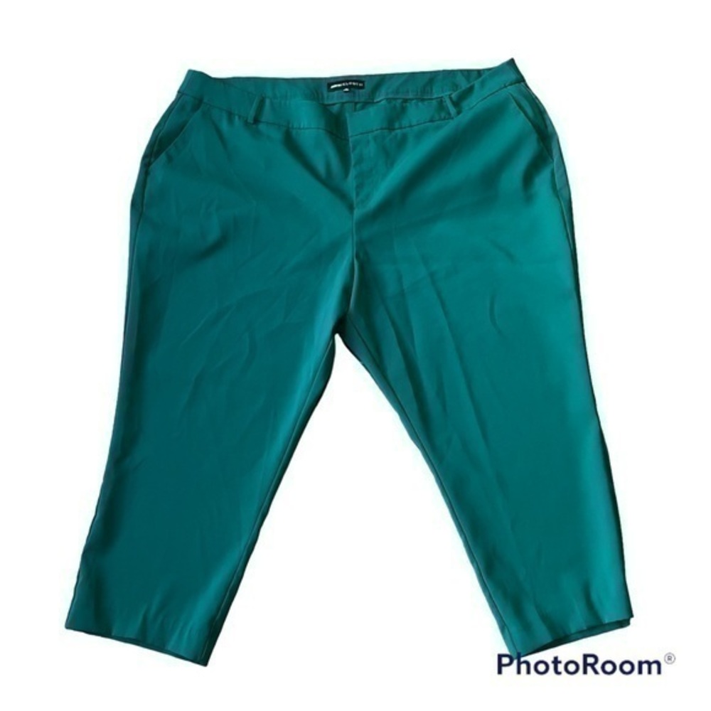Jason Wu and Eloquii collab emerald green crop dress pants